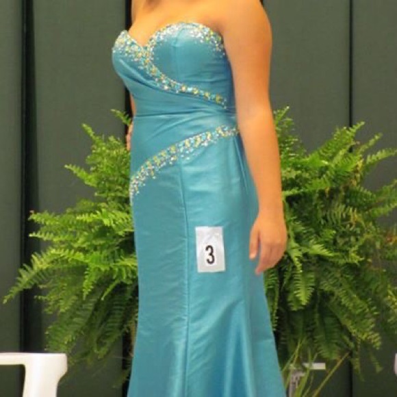 Prom Dress - Picture 2 of 4